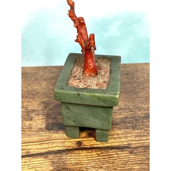 SCULPTURE OF CORAL BRANCHES in the Nephrite Planter Vintage - Picture 2 of 10